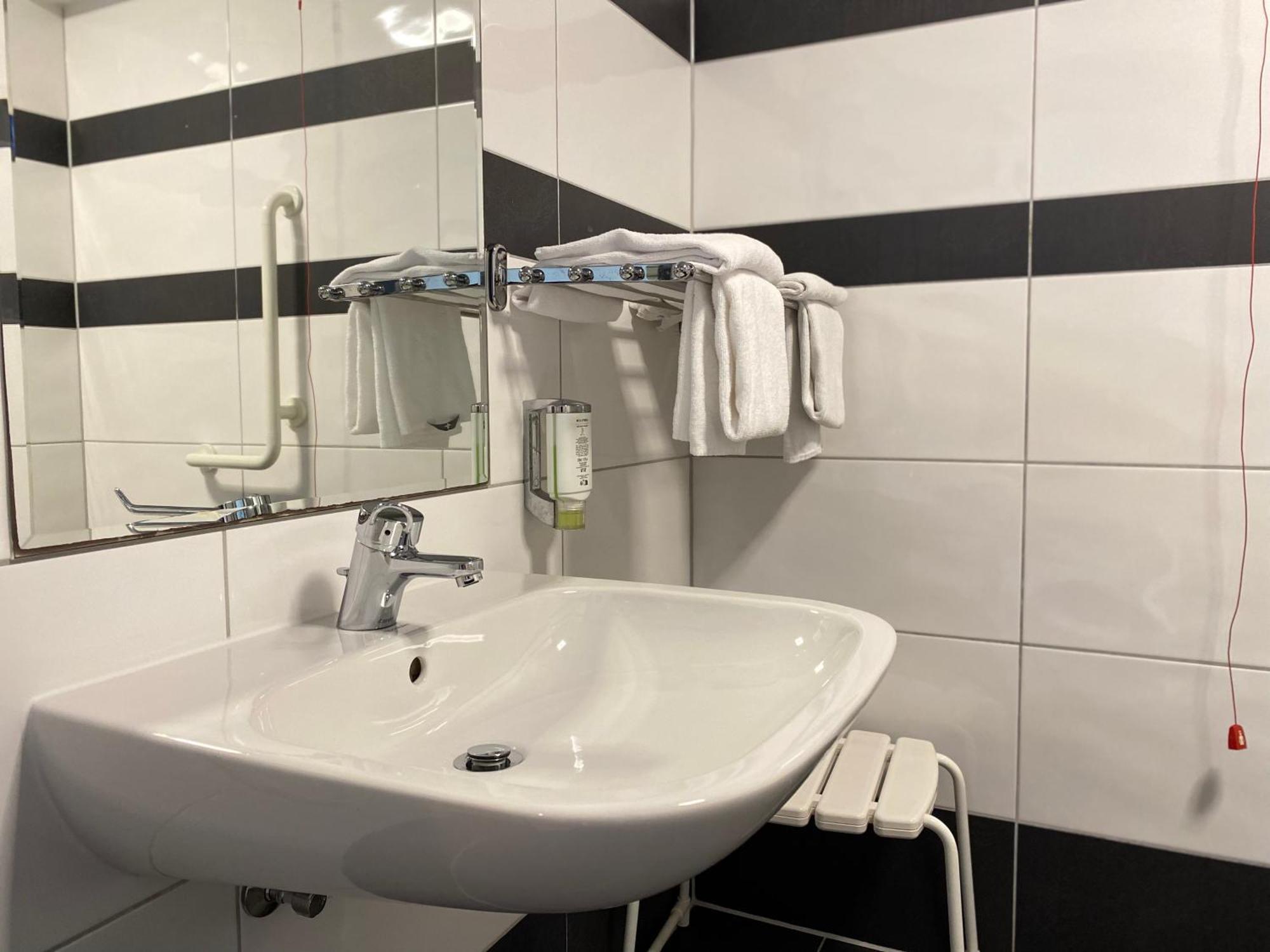 Hotel Design & Budget Schoenbrunn Viena